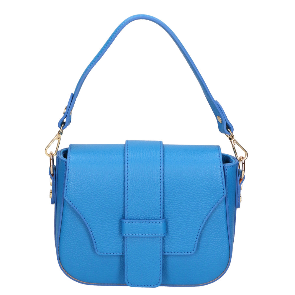 Ileana Borsa a spalla da Donna in Vera Pelle
