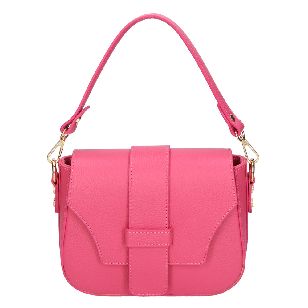 Ileana Borsa a spalla da Donna in Vera Pelle